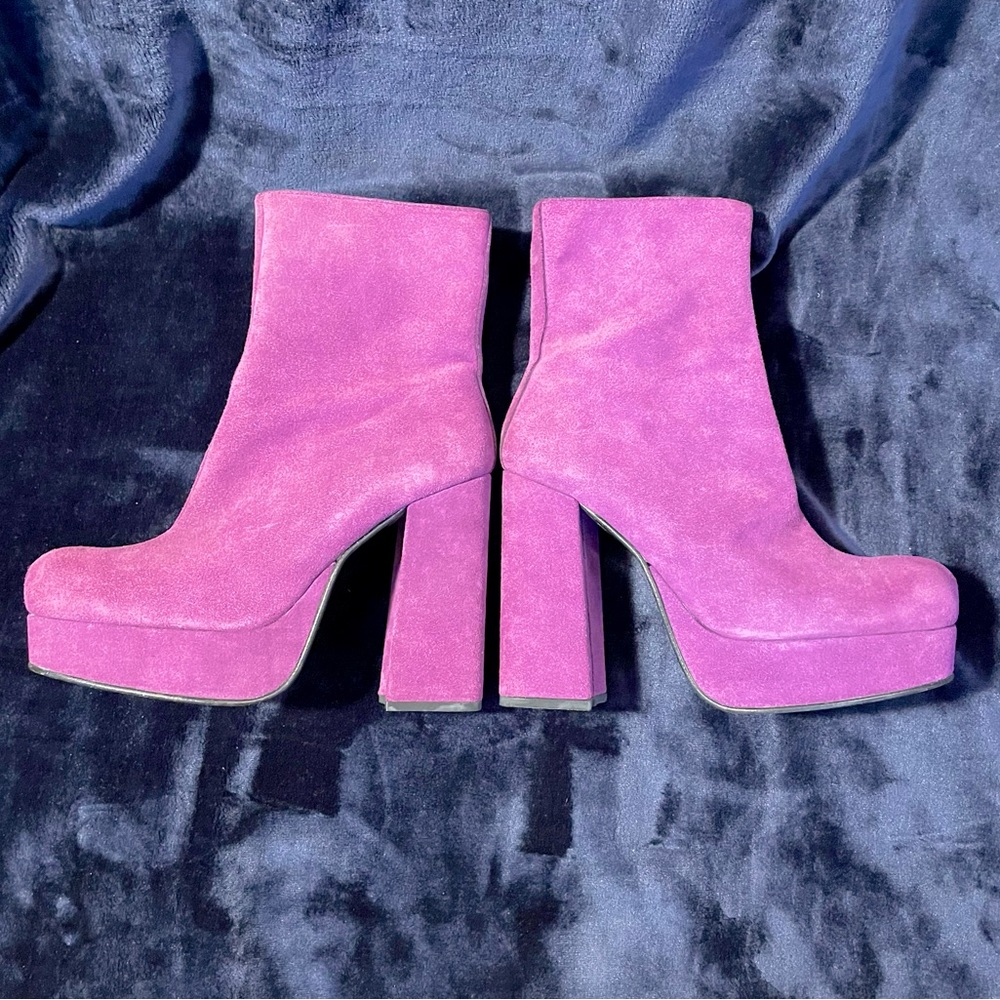 Crazy Vintage Purple Suede Platform Boots!